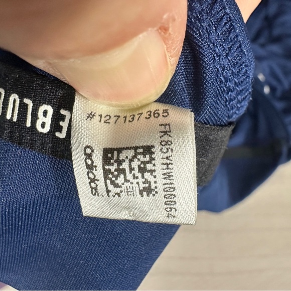 Adidas Bucknell 1/4 zip, size M, Primeblue (made with ocean plastic), collegiate - Picture 12 of 15